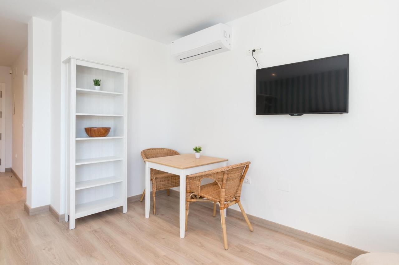 Ferienwohnung Urbe10 Atarazanas Premium Loft 4 Málaga Exterior foto